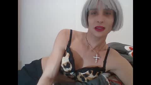 Snapshot of xlecram chatting on 02-24-26, 11:52 Wendy online show from 02-24-26, 11:52