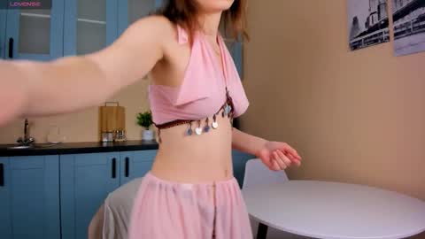 Snapshot of xlindamilfxx chatting on 01-18-26, 12:42 Linda online show from 01-18-26, 12:42