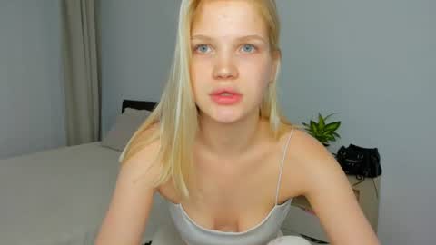 Chloe online show from 06-23-26, 07:39