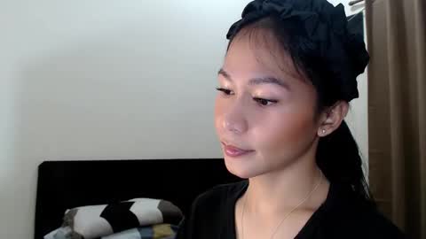 Snapshot of xlovely_destinyx chatting on 02-05-26, 06:12 Alice online show from 02-05-26, 06:12