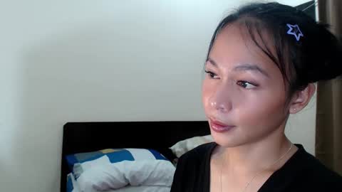 Snapshot of xlovely_destinyx chatting on 02-25-26, 06:39 Alice online show from 02-25-26, 06:39