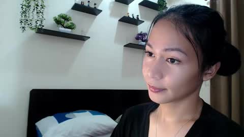 Snapshot of xlovely_destinyx chatting on 03-26-26, 05:07 Alice online show from 03-26-26, 05:07
