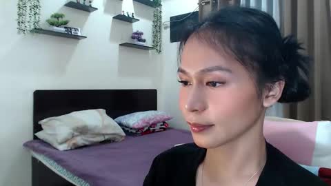 Snapshot of xlovely_destinyx chatting on 05-12-26, 07:44 Alice online show from 05-12-26, 07:44
