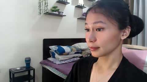 Snapshot of xlovely_destinyx chatting on 05-27-26, 10:45 Alice online show from 05-27-26, 10:45