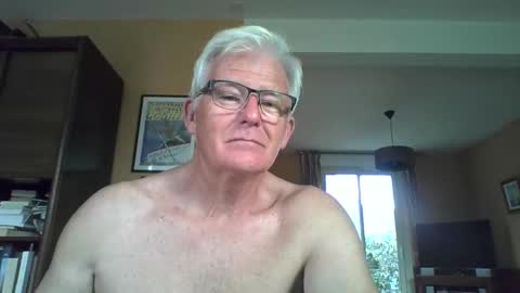 xmaeg3 online show from 10-08-25, 09:40