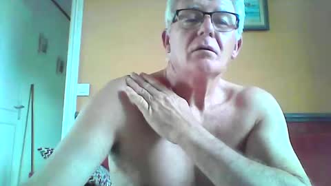 xmaeg3 online show from 11-06-25, 09:32