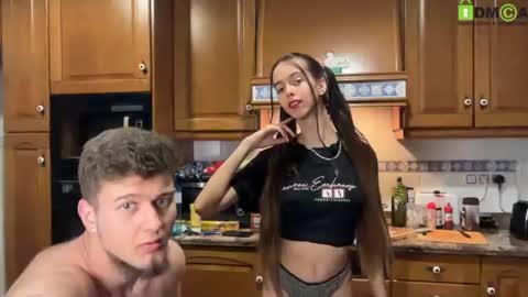 Snapshot of xmaskedgirl888 chatting on 06-20-26, 11:07 Extreme Couple online show from 06-20-26, 11:07