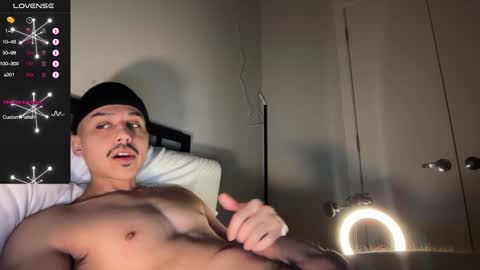 Snapshot of xmomentumx chatting on 12-20-25, 04:08 xmomentumx online show from 12-20-25, 04:08