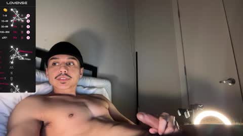 Snapshot of xmomentumx chatting on 01-17-26, 05:12 xmomentumx online show from 01-17-26, 05:12