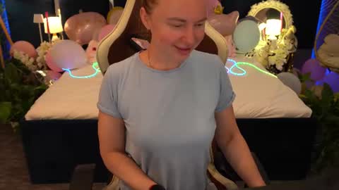 Monica online show from 07-11-26, 12:30