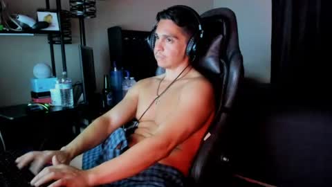 Snapshot of xoalejandroxo6 chatting on 06-14-26, 06:04 xoalejandroxo6 online show from 06-14-26, 06:04