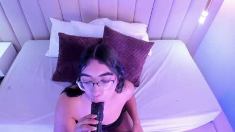 Snapshot of xolara chatting on 04-17-26, 10:51 Xolara online show from 04-17-26, 10:51