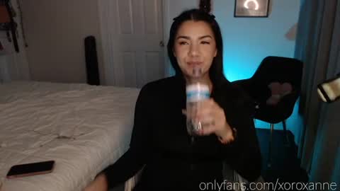 xoroxanne online show from 11-25-25, 04:12