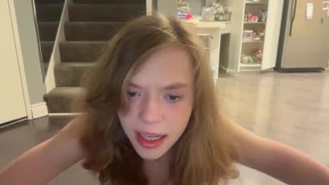 Snapshot of xoxo_natalie_woods chatting on 06-27-26, 01:32 Natalie Woods online show from 06-27-26, 01:32