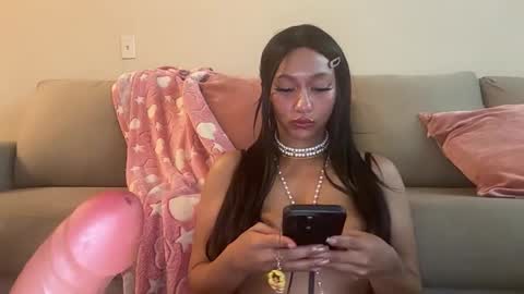 mia online show from 05-24-26, 10:15