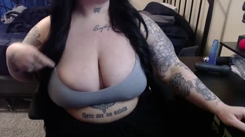 xorileyschembri online show from 12-28-24, 12:04