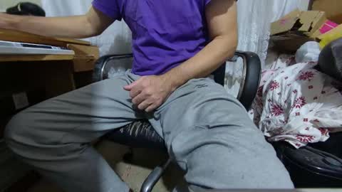 Snapshot of xrokettt chatting on 10-15-25, 10:43 xrokettt online show from 10-15-25, 10:43