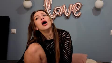 Snapshot of xsexycouples chatting on 02-17-25, 11:42 AnnaMaee online show from 02-17-25, 11:42