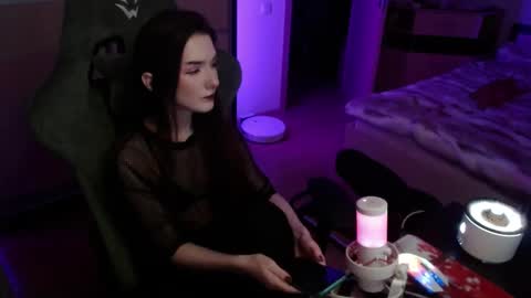 Snapshot of xunamora chatting on 01-06-26, 05:27 Alice online show from 01-06-26, 05:27