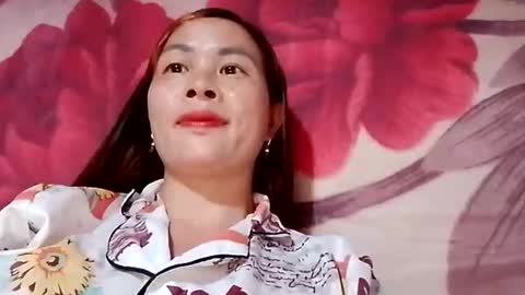 xuxulove00 online show from 10-15-25, 04:23