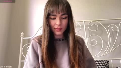 Lily online show from 06-05-26, 10:54