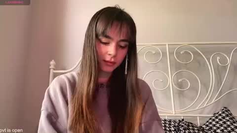 Snapshot of xx_lily chatting on 06-25-26, 11:26 Lily online show from 06-25-26, 11:26