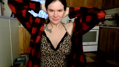 Snapshot of xxdana chatting on 01-12-25, 10:12 Deezy online show from 01-12-25, 10:12