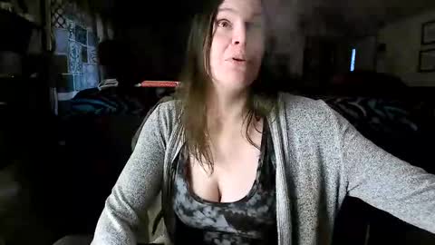 Snapshot of xxdana chatting on 02-08-25, 10:51 Deezy online show from 02-08-25, 10:51