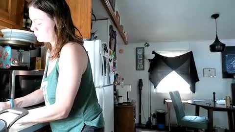 Snapshot of xxdana chatting on 09-23-25, 05:27 Deezy online show from 09-23-25, 05:27