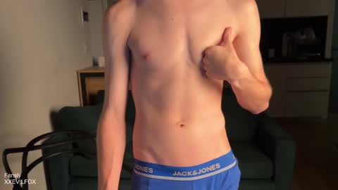 Snapshot of xxevilfox chatting on 03-27-26, 08:37 Fox online show from 03-27-26, 08:37