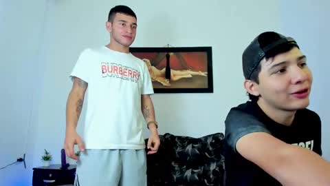 Snapshot of xxhoty0ung_boysxx chatting on 03-05-25, 08:53 David and Mike online show from 03-05-25, 08:53