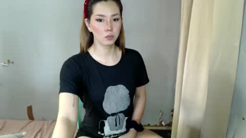 Snapshot of xxinnocentbellaxx chatting on 02-10-26, 03:10 Dyanna Zulla online show from 02-10-26, 03:10