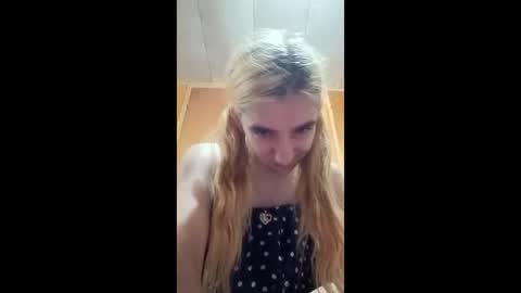 xxjessiebugxx online show from 06-06-26, 03:33