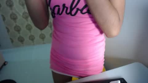 Snapshot of xxkayjeanxx chatting on 11-23-25, 11:15 Aya online show from 11-23-25, 11:15