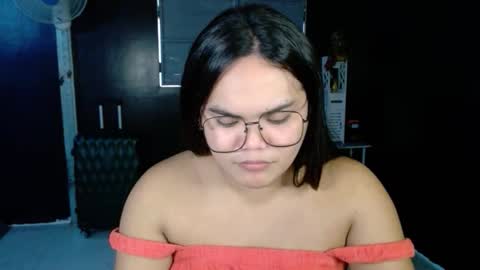 Kylie Smith online show from 10-10-25, 06:23