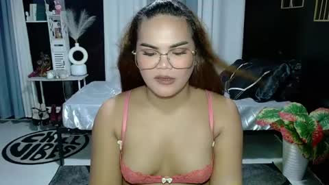 Kylie Smith online show from 06-10-26, 01:10