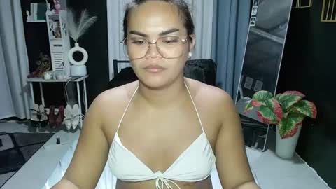 Kylie Smith online show from 06-11-26, 02:59