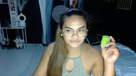 Kylie Smith online show from 06-17-26, 09:16