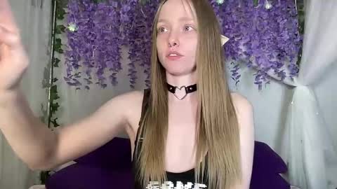 Snapshot of xxloveanastasia chatting on 06-11-26, 02:59 LoveAnastasia online show from 06-11-26, 02:59