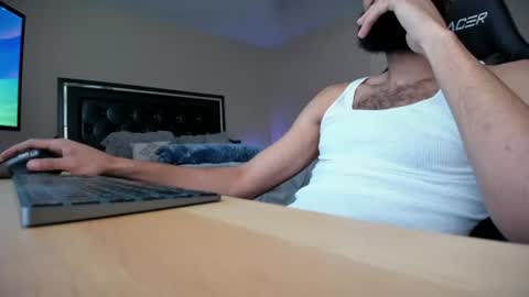 Snapshot of xxlrollingpapers chatting on 06-11-26, 11:14 xxlrollingpapers online show from 06-11-26, 11:14