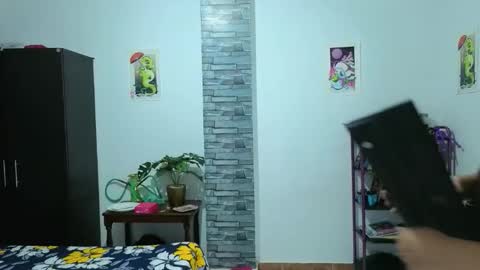 Snapshot of xxmaggieeexx chatting on 12-15-25, 12:53 mag online show from 12-15-25, 12:53