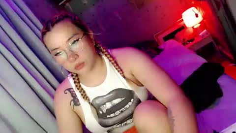 Snapshot of xxmariabig6xx chatting on 06-07-26, 01:15 xxmariabig6xx online show from 06-07-26, 01:15