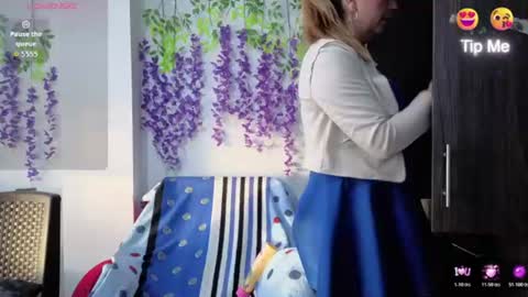 xxmilexx online show from 06-11-26, 10:57