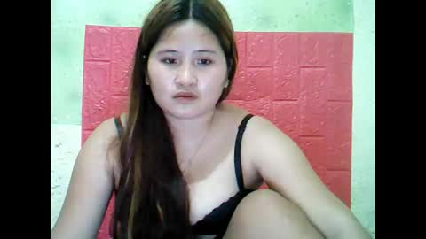 Snapshot of xxmoniqque19 chatting on 03-08-25, 08:22 xxmoniqque19 online show from 03-08-25, 08:22