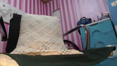 xxrowenatastycockforyouxx online show from 05-19-26, 01:44