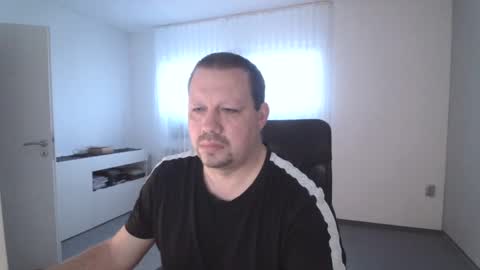 Eddi online show from 12-19-24, 08:23