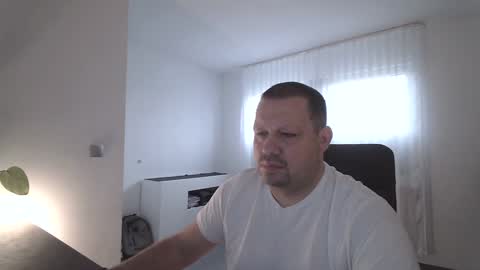 Eddi online show from 12-27-24, 08:13