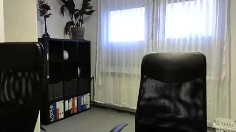 Eddi online show from 10-30-25, 06:37