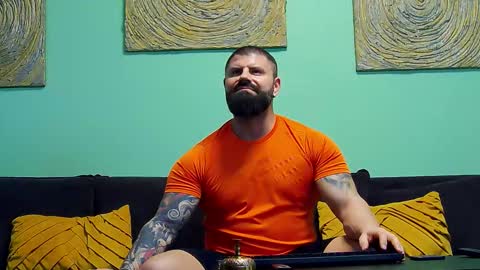 Xtream Leonard online show from 11-29-25, 07:39