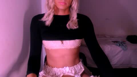 Chiara online show from 10-14-25, 04:02